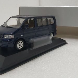 vieille camionnette bleu