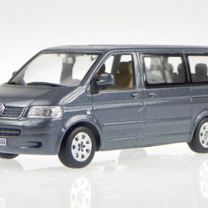 vieille camionnette grise