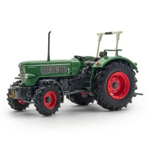 vieux tracteur agricole vert