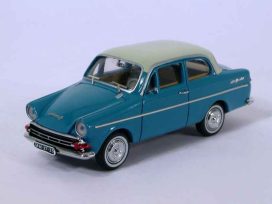 vieille voiture bleu avec toit blanc