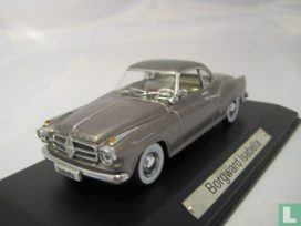 vieille voiture coupe grise