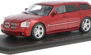 vieille voiture break americazine rouge