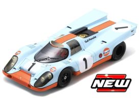 vieille voiture allemande de course bleu