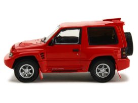 vieille petite jeep rouge