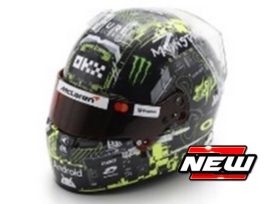 casque noir et jaune de pilote de course de formule 1