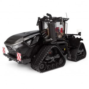 gros tracteur agricole noir