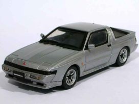 vieille voiture de sport coupe grise