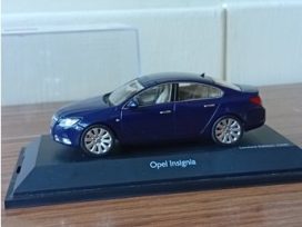 vieille voiture berline bleu allemande