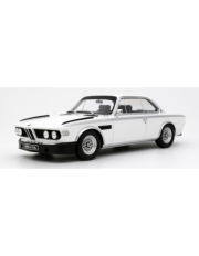 vieille voiture allemande blanche