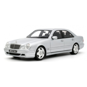 vieille voiture de sport berline grise