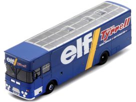 vieux camion de course bleu