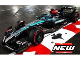 voiture de course formule 1 grise et noire