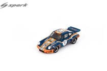 vieille voiture de course bleu