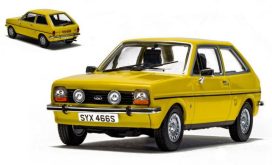 vieille voiture jaune