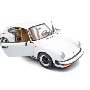 vieille voiture allemande coupe blanche