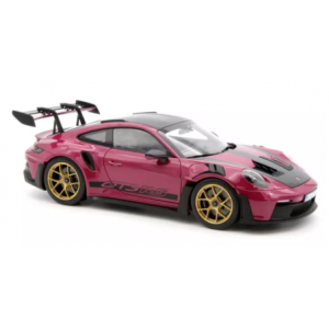 voiture de sport coupe rose