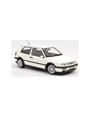 vieille voiture allemande blanche