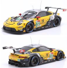 voiture de course allemande jaune