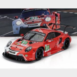 voiture de course rouge