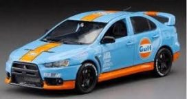 voiture de sport orange et bleu