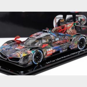 voiture de course multicouleur