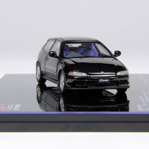 vieille voiture chinoise noire