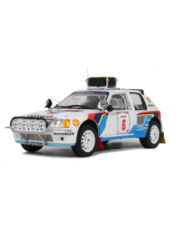 vieille voiture de rallye bleu et blanche