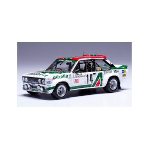 vieille voiture de rallye blanche et verte