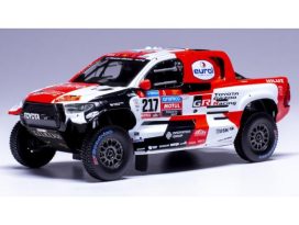 voiture de course blanche et rouge