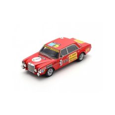 vieille voiture de course rouge