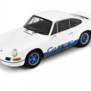 vieille voiture de sport coupe blanche et bleu