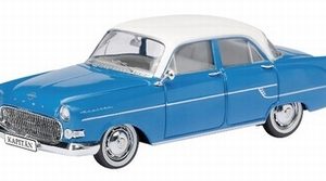 vieille voiture allemande bleu avec toit blanc