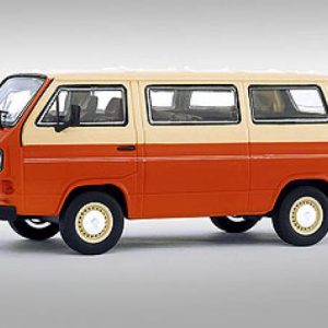 vieux minibus orange et beige