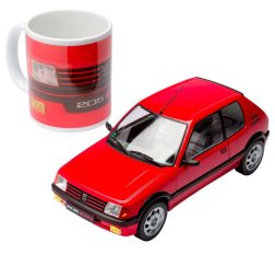 vieille voiture de sport française avec mug