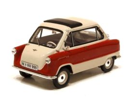 vieille petite voiture rouge et blanche