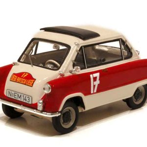 vieille voiture de course blanche et rouge