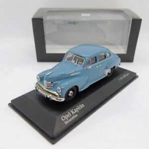 vieille voiture allemande bleu