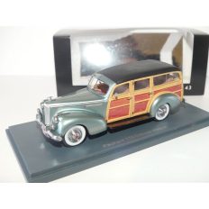 vieille voiture verte