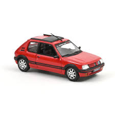 vieille voiture française de sport rouge