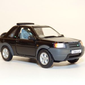 vieille voiture jeep noire