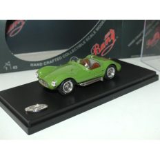 vieille voiture de sport italienne verte