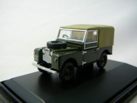 vieille voiture jeep verte