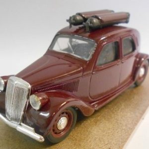 vieille voiture italienne berline bordeaux