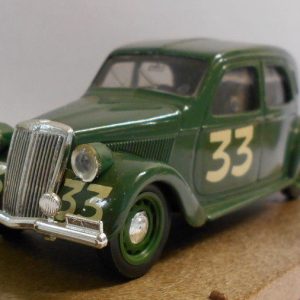 vieille voiture italienne verte