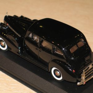 vieille voiture berline noir