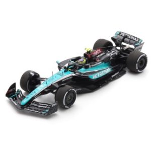 voiture de course formule 1 noire et verte