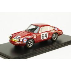 voiture allemande de course rouge