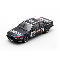 vieille voiture allemande de course noire