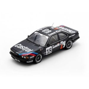 vieille voiture allemande de course noire