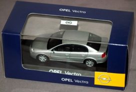 vieille voiture allemande grise